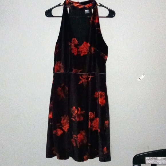 VENUS Dresses & Skirts - Dress by VENUS